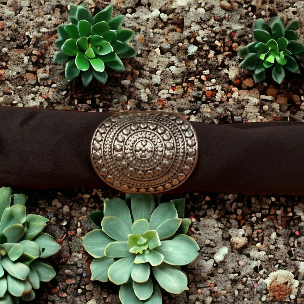 Medallion Stretch Ring